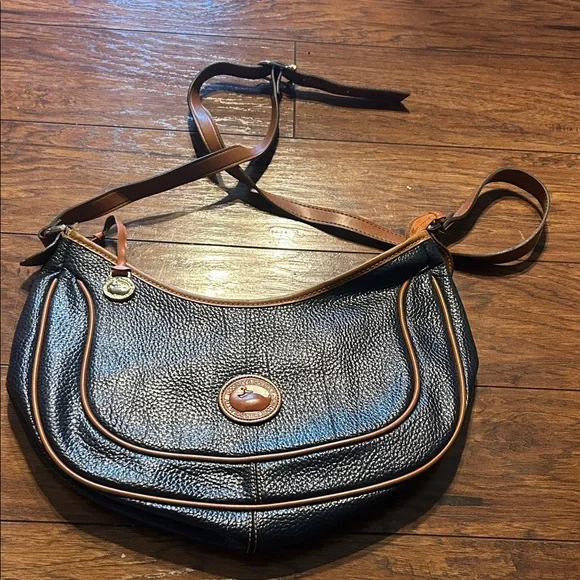 Vintage Dooney & Bourke Black Pebbled Leather Shoulder Bag with Tan Trim - Picture 2 of 14